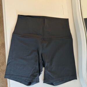 Lululemon Athletica Align 6” Biker Shorts in Graphite Gray